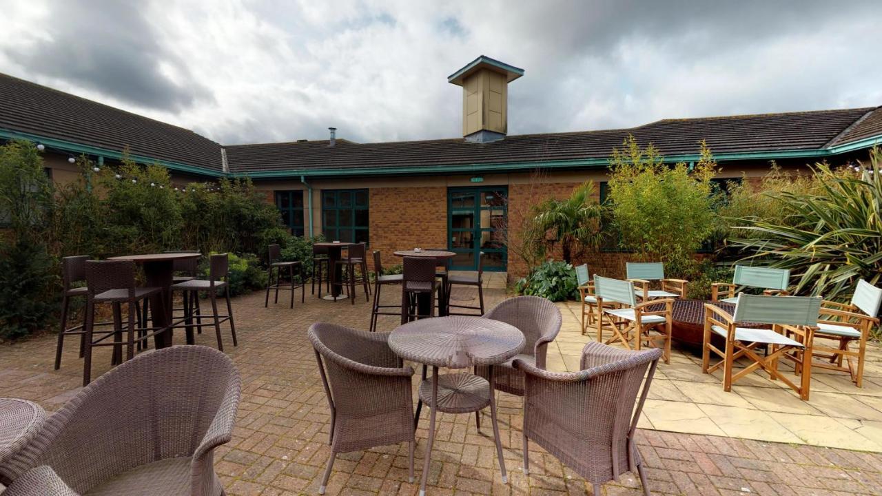 Hotel The Woodlands Event Centre à Wyboston Extérieur photo